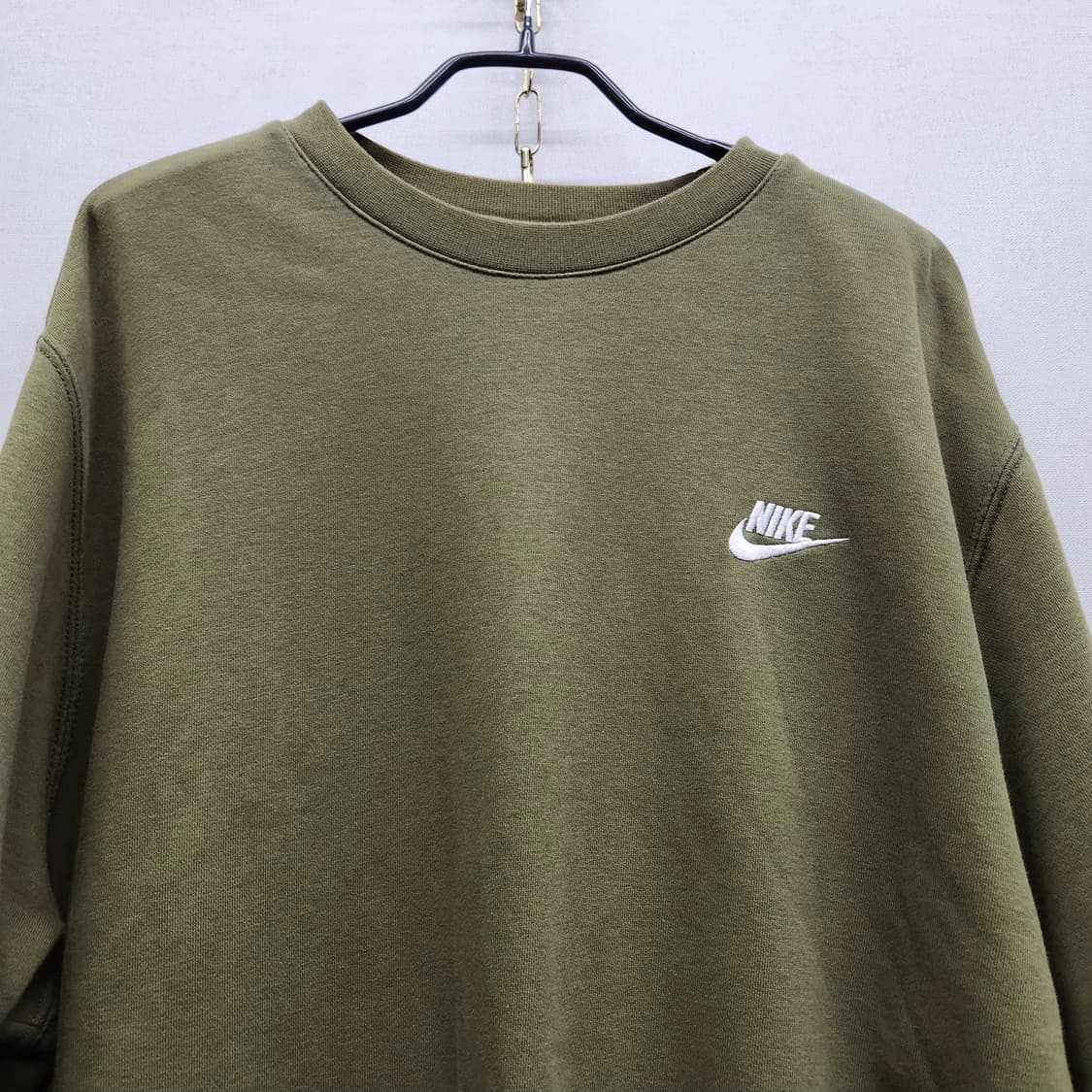 나이키 로고자수 카키색 맨투맨 XL(2XL) 상품이미지2