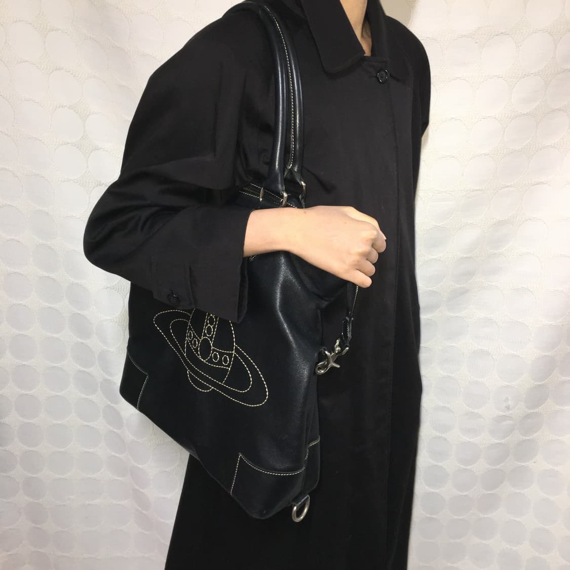 비비안웨스트우드 스티치 가죽 가방 상품이미지2