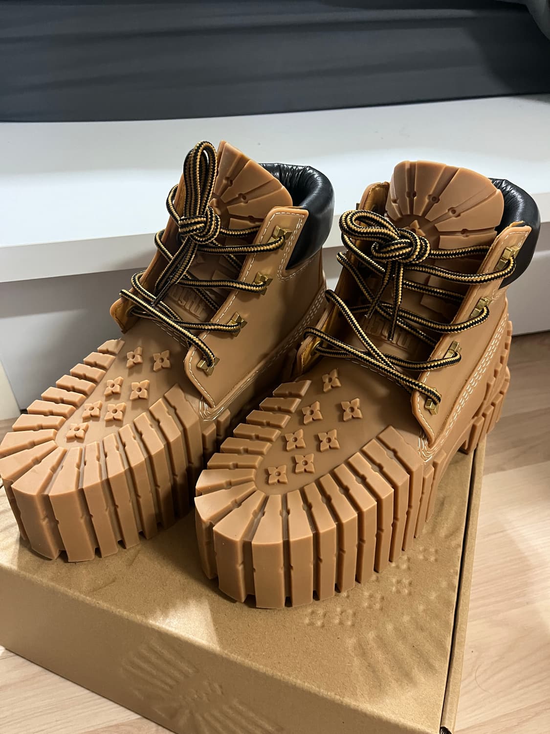 [38.5] MSCHF 2x4 부츠 상품이미지1