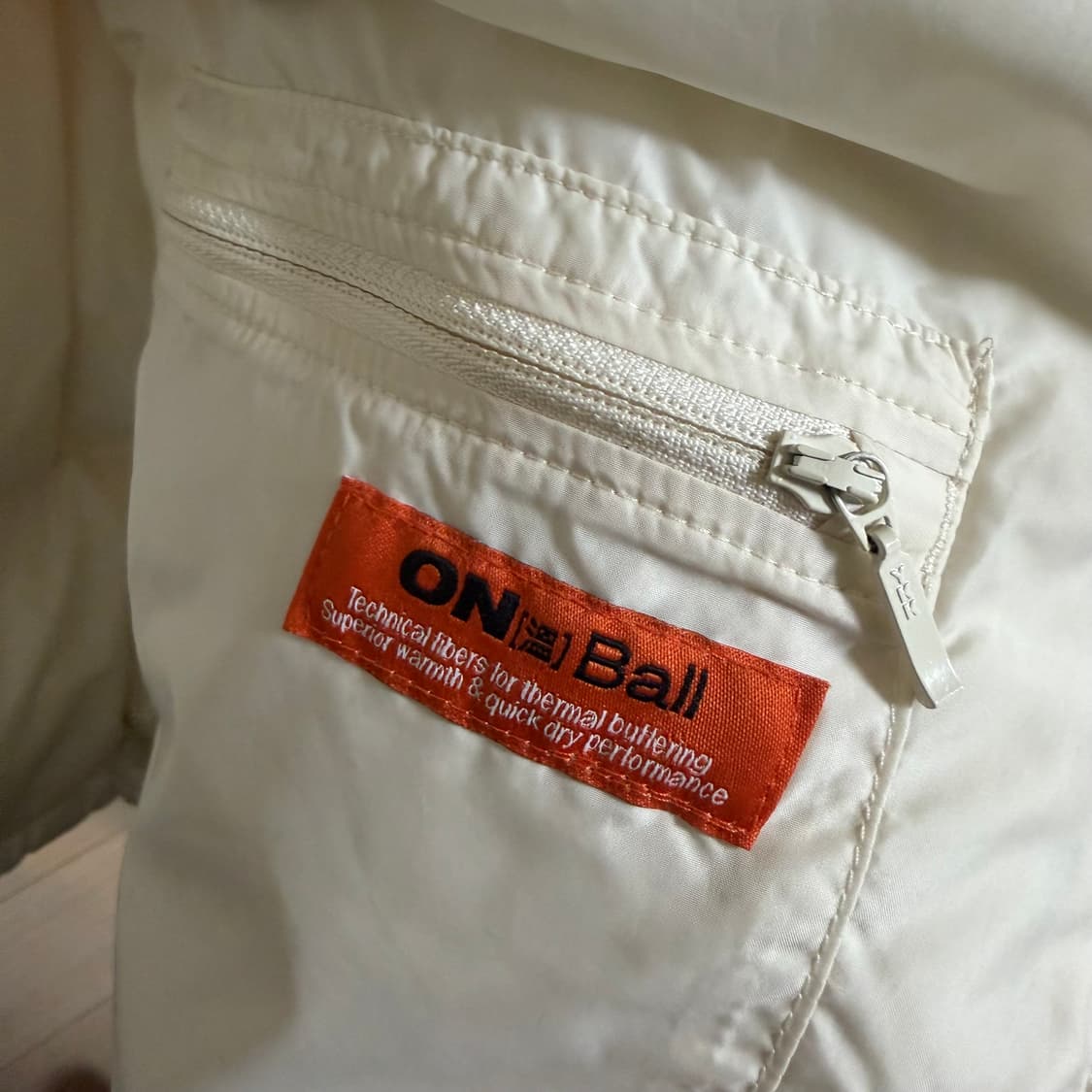 노스페이스 눕시 온볼 자켓 아이보리 상품이미지4