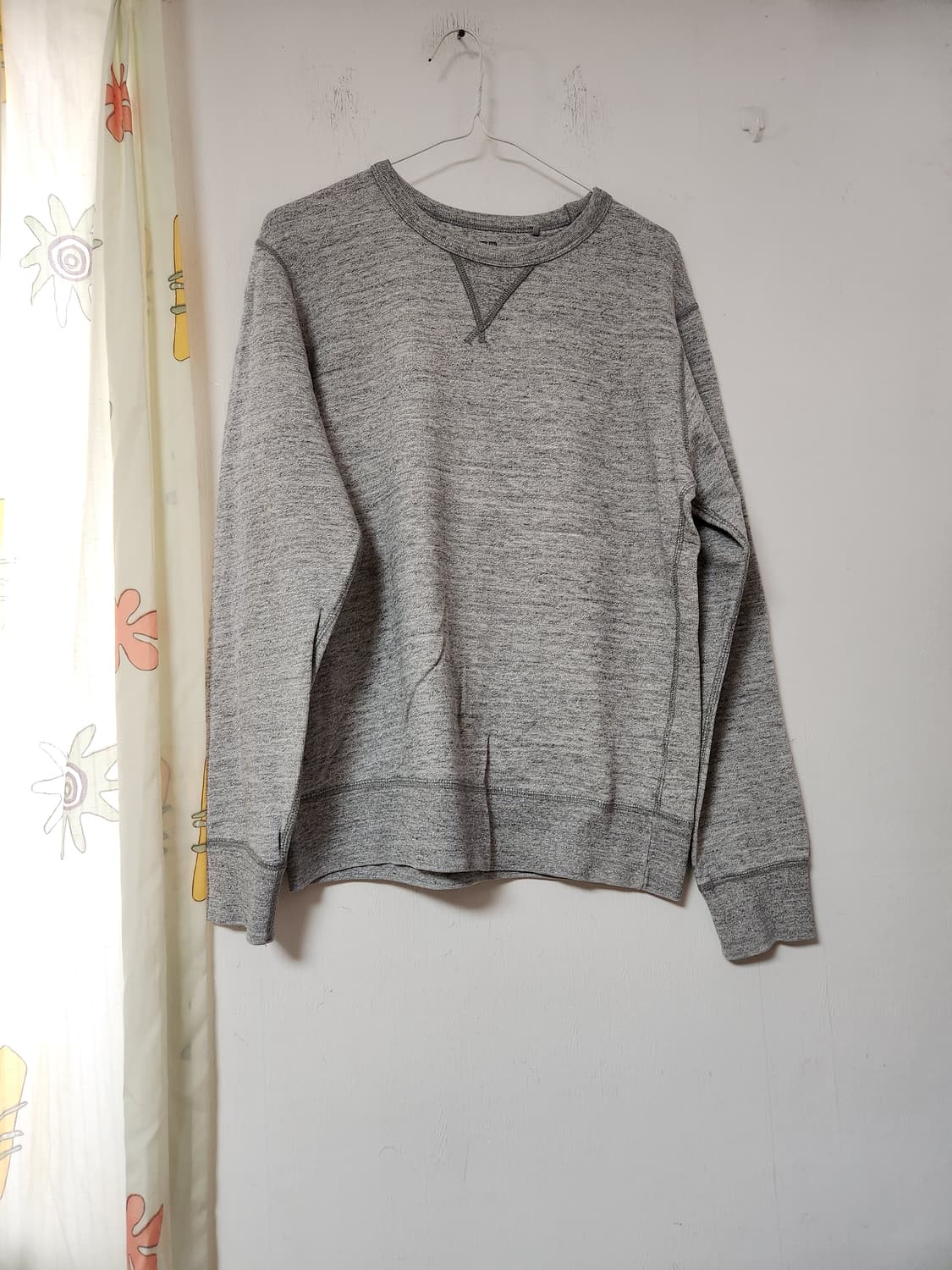 유니클로 회색 맨투맨 티셔츠 L 상품이미지1