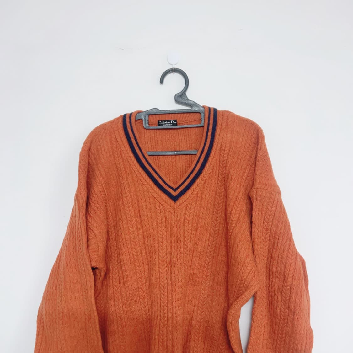 디올 올드스쿨 오렌지 브이넥 봄 공용 니트 상품이미지2