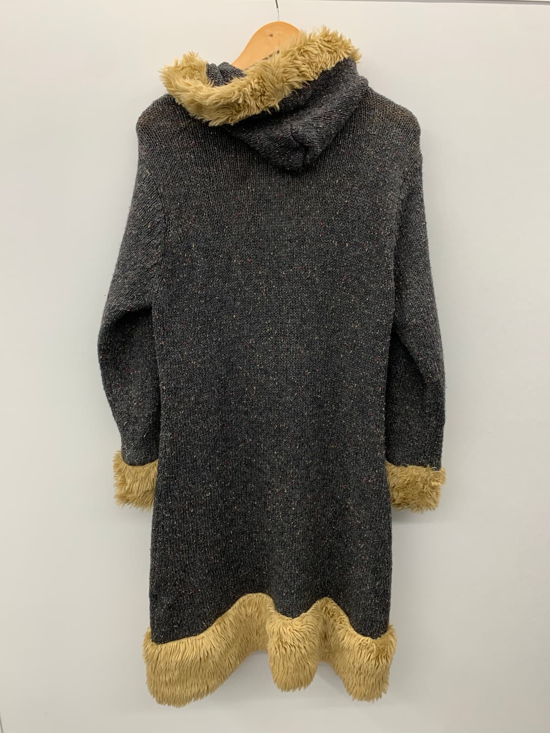 Sugarless gal 퍼 후드 버클 롱가디건 상품이미지3