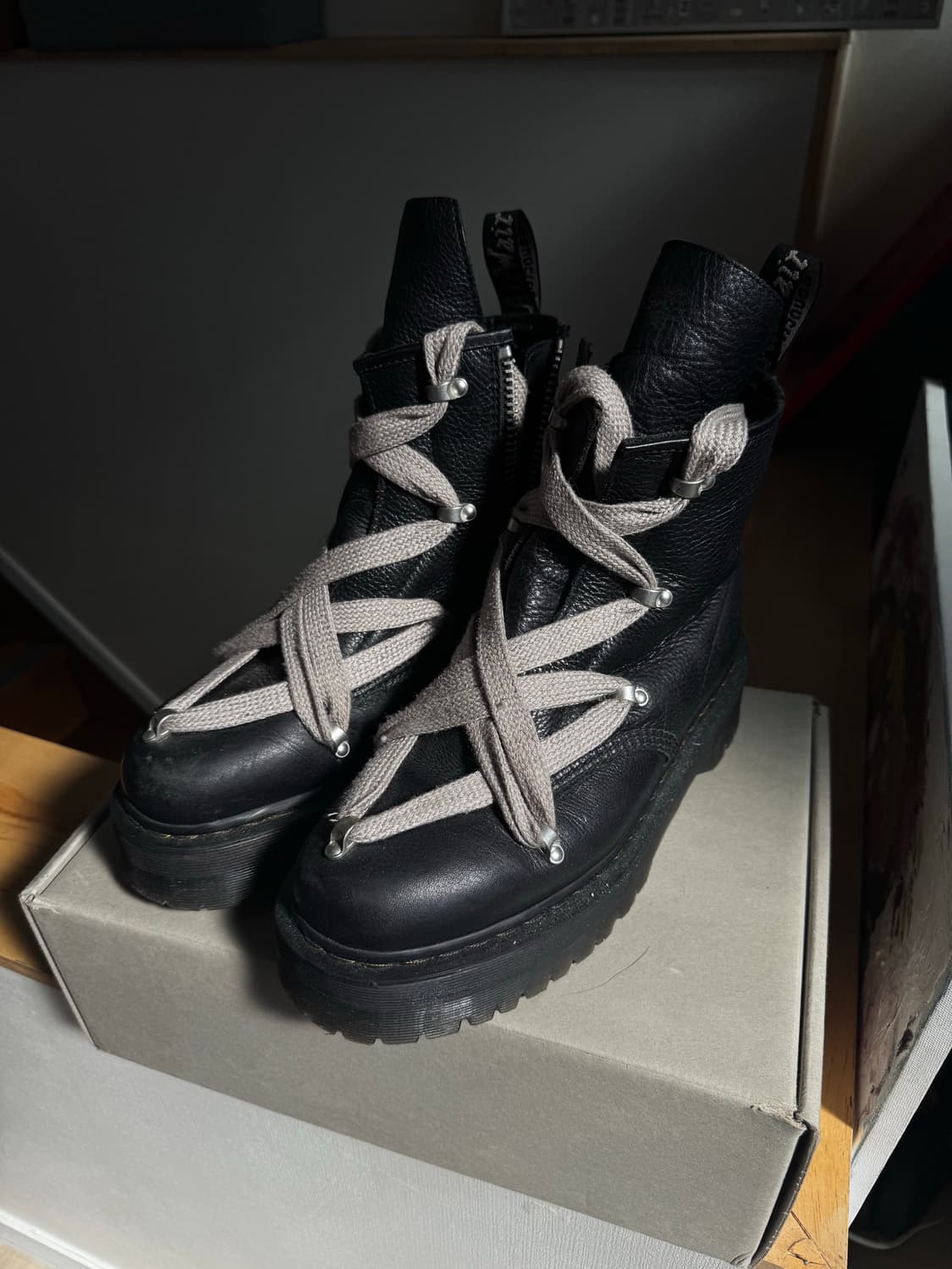 릭오웬스 닥터마틴 1460 상품이미지1