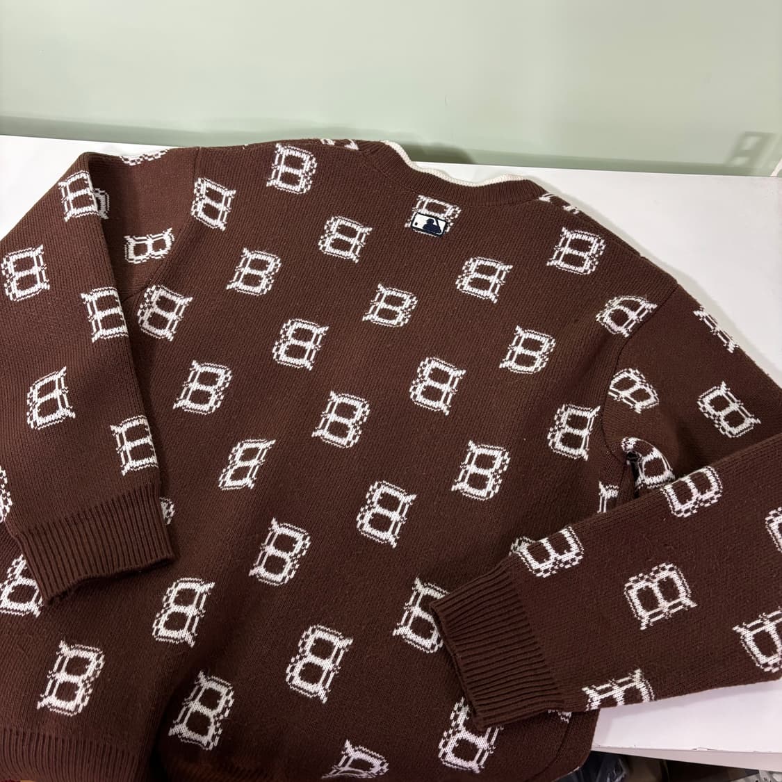 S 95 MLB 브라운 패턴 가디건 상품이미지3