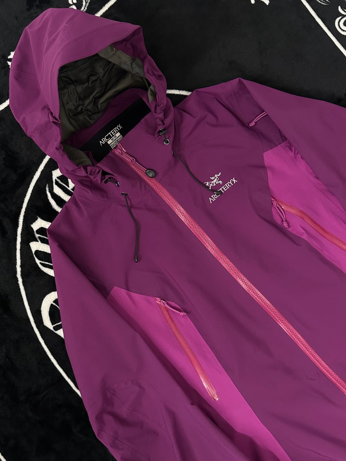 아크테릭스 고어텍스 베타 퍼플 바람막이 m(95-100) 상품이미지1
