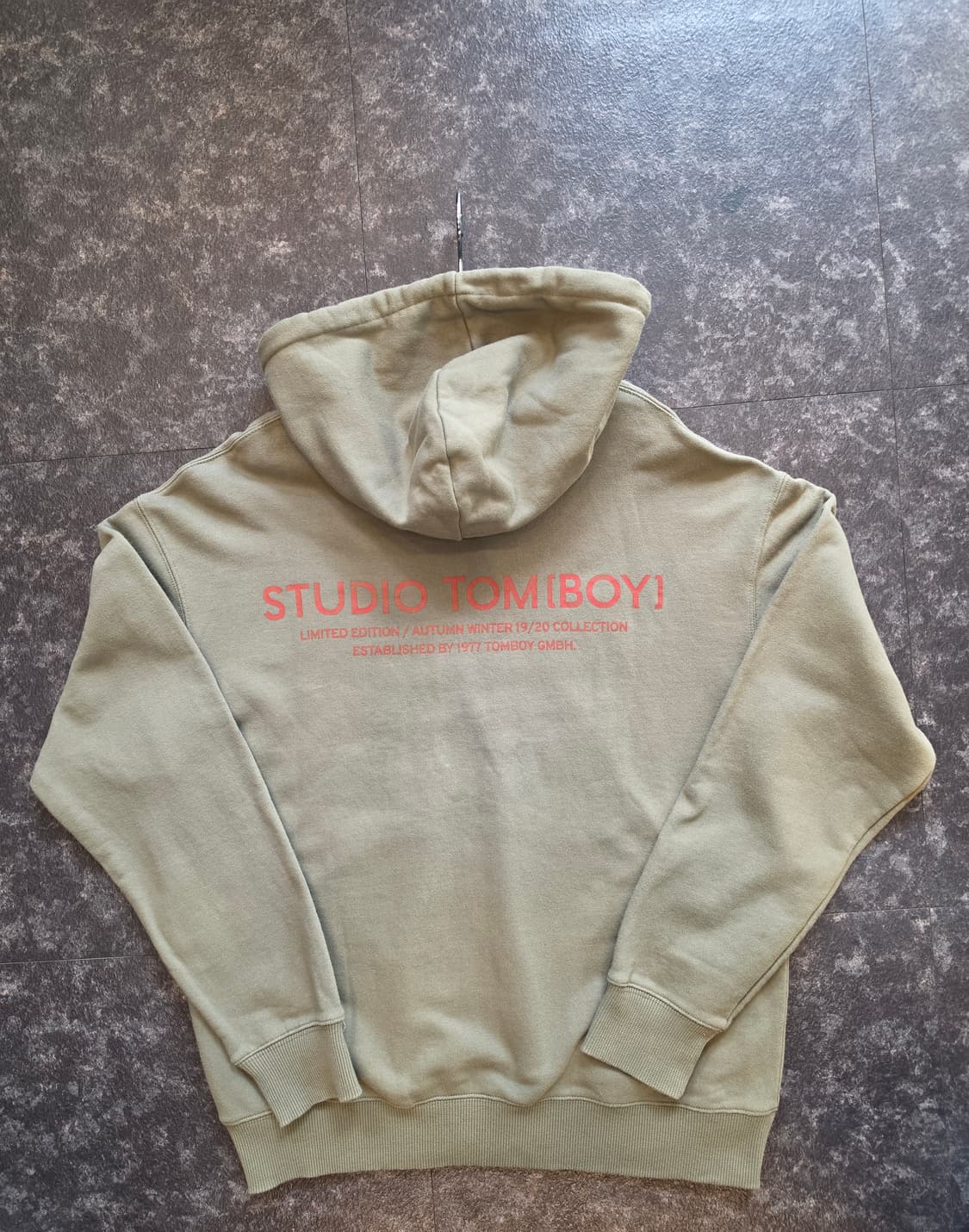 스튜디오 톰보이(STUDIO TOMBOY)카키 후드 티셔츠 상품이미지6