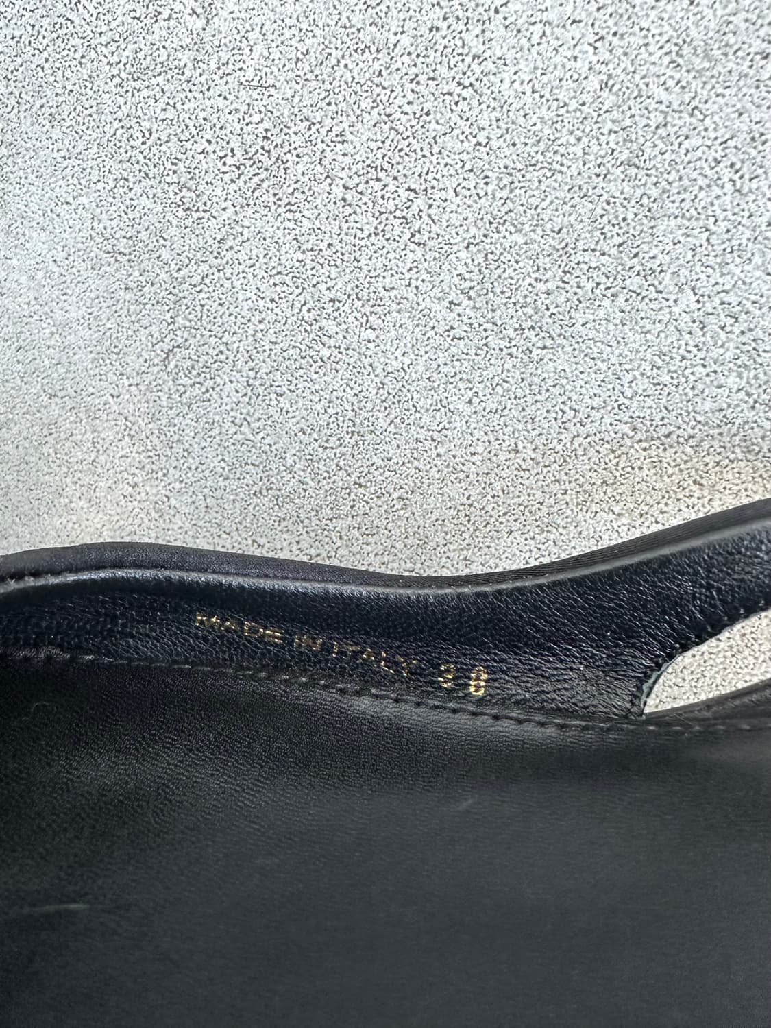 프라다 브러시드 나일론 블랙 나이프힐 슬링백 상품이미지8