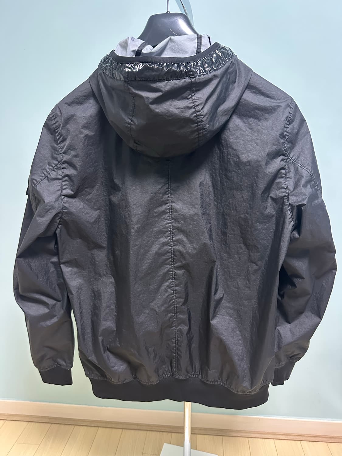 스톤아일랜드 23ss 멤브라나 블랙M 백화점판 새상품급 판매 상품이미지3