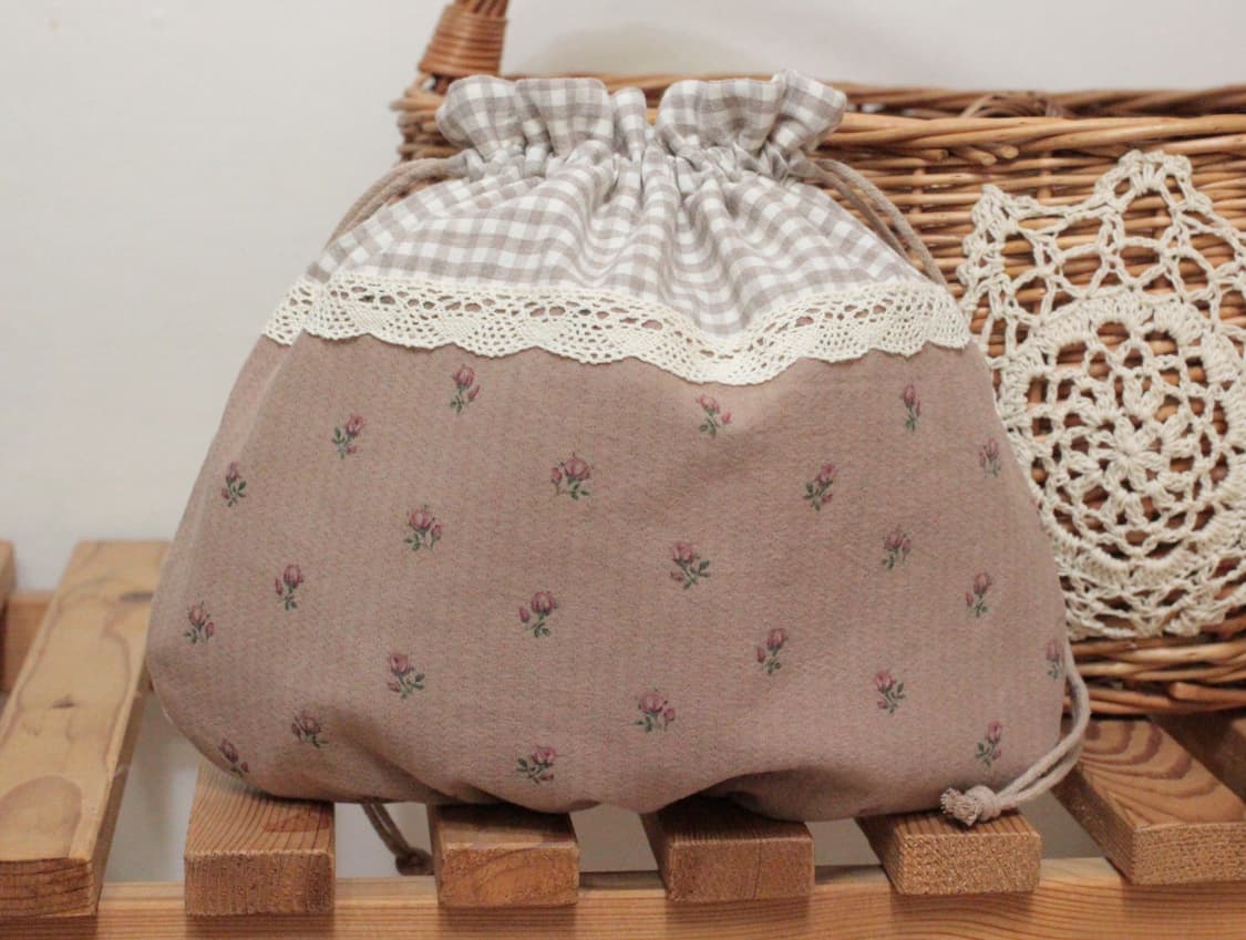 핸드메이드 셔링 레이스 스트링 파우치 상품이미지1