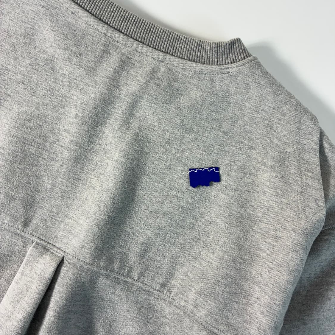 Adeer Error 아더에러 체스트 에드모어 맨투맨 상품이미지5