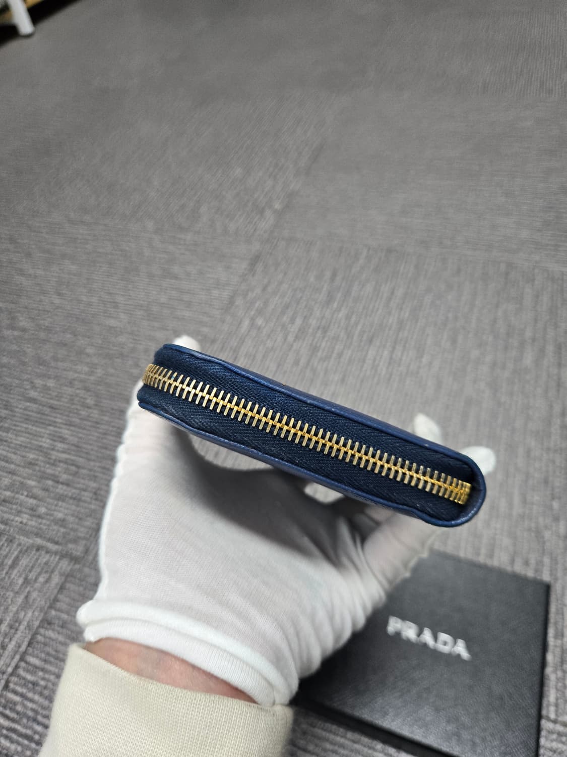 [특가][정품] 프라다 사피아노 지퍼돌이 장지갑 상품이미지3