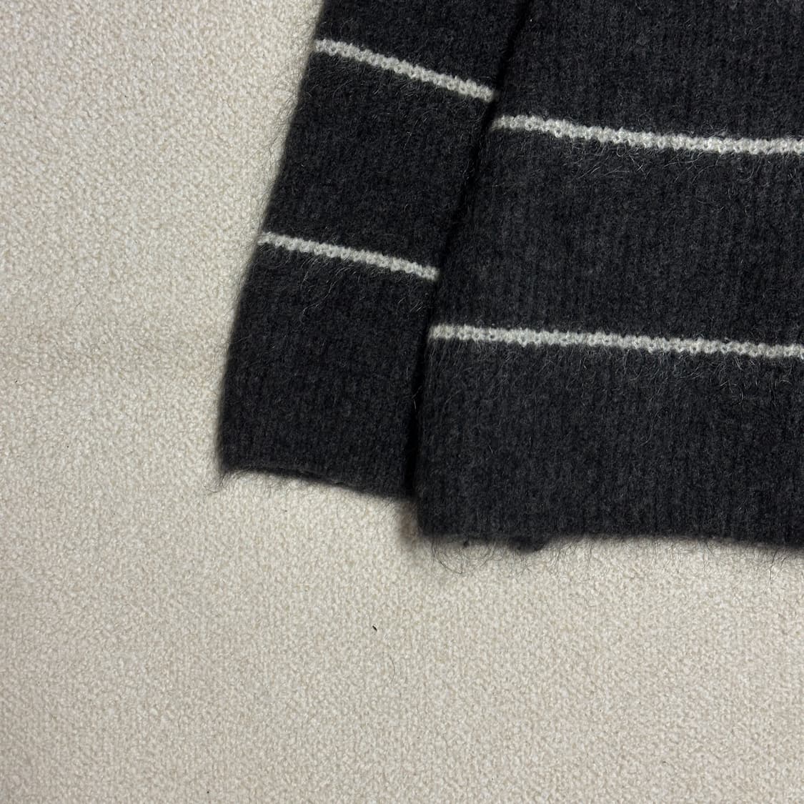 코스 텍스처드 모헤어 블렌드 스트라이프 스웨터 상품이미지4