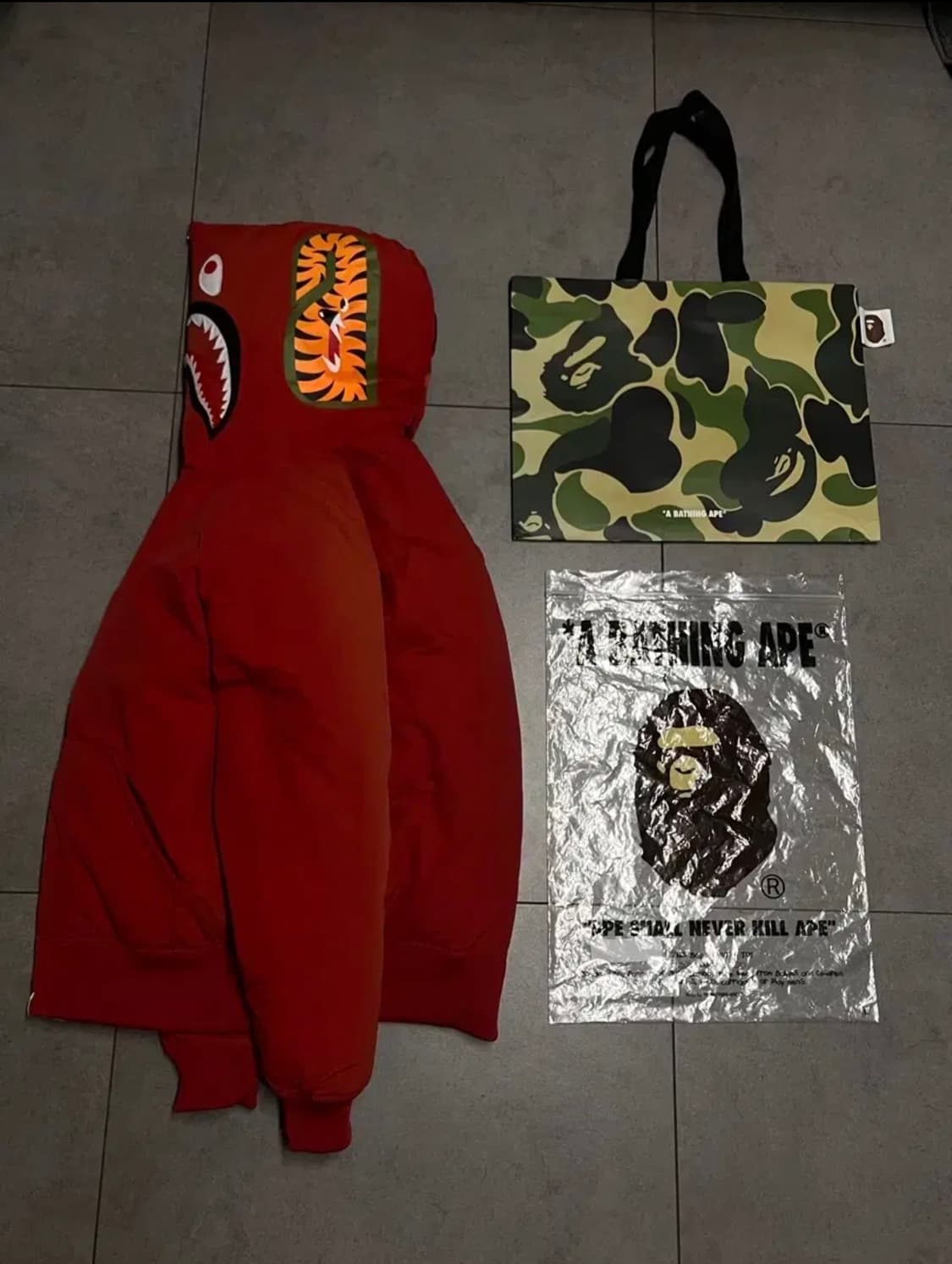 베이프 적계 패딩 샤크 후드집업 상품이미지2