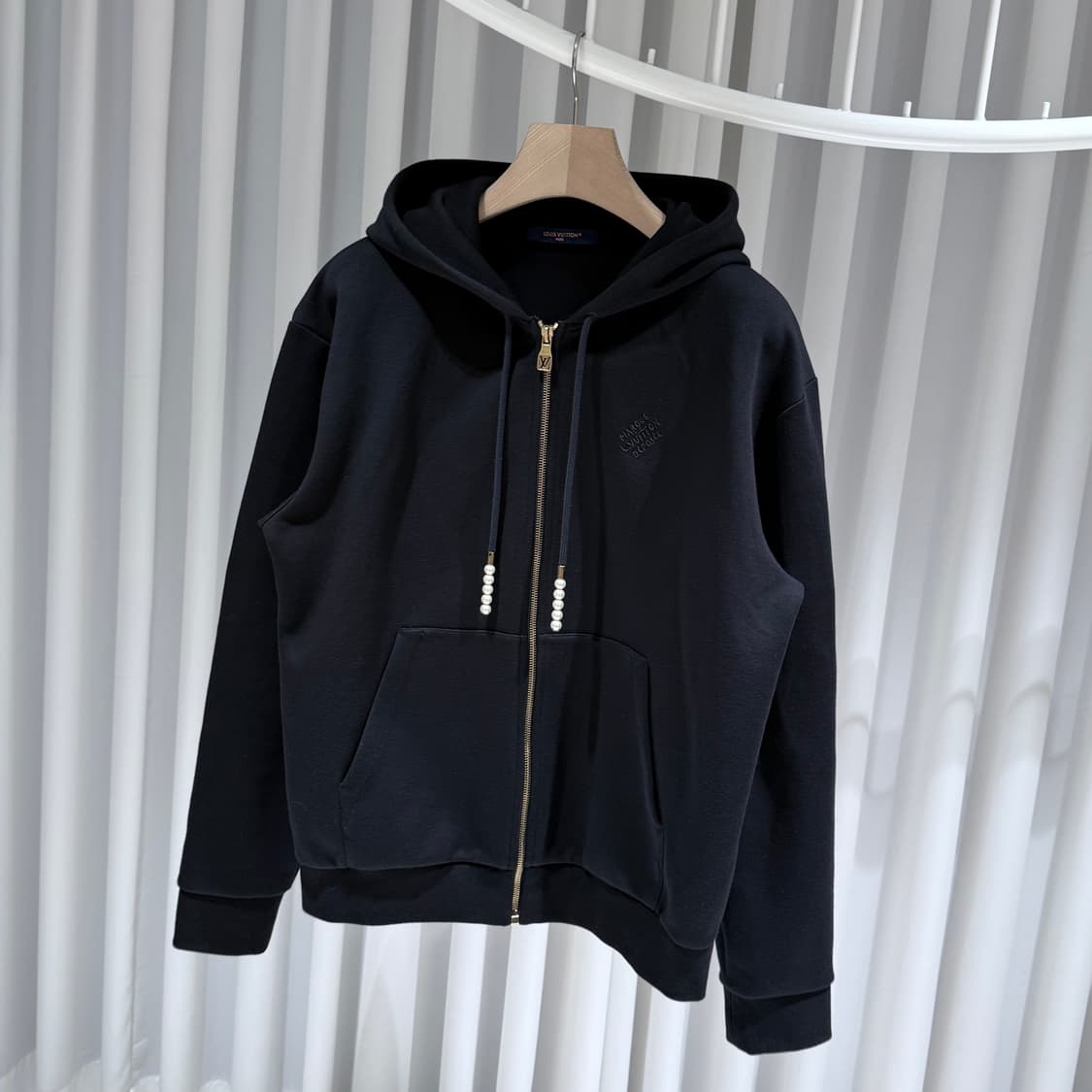 L / 루이비통 LV 엠브로이더드 저지 집 스루 후드집업 / 26SS 상품이미지2