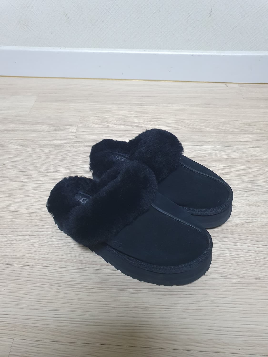 어그 디스케트 털 슬리퍼 225~230 상품이미지2