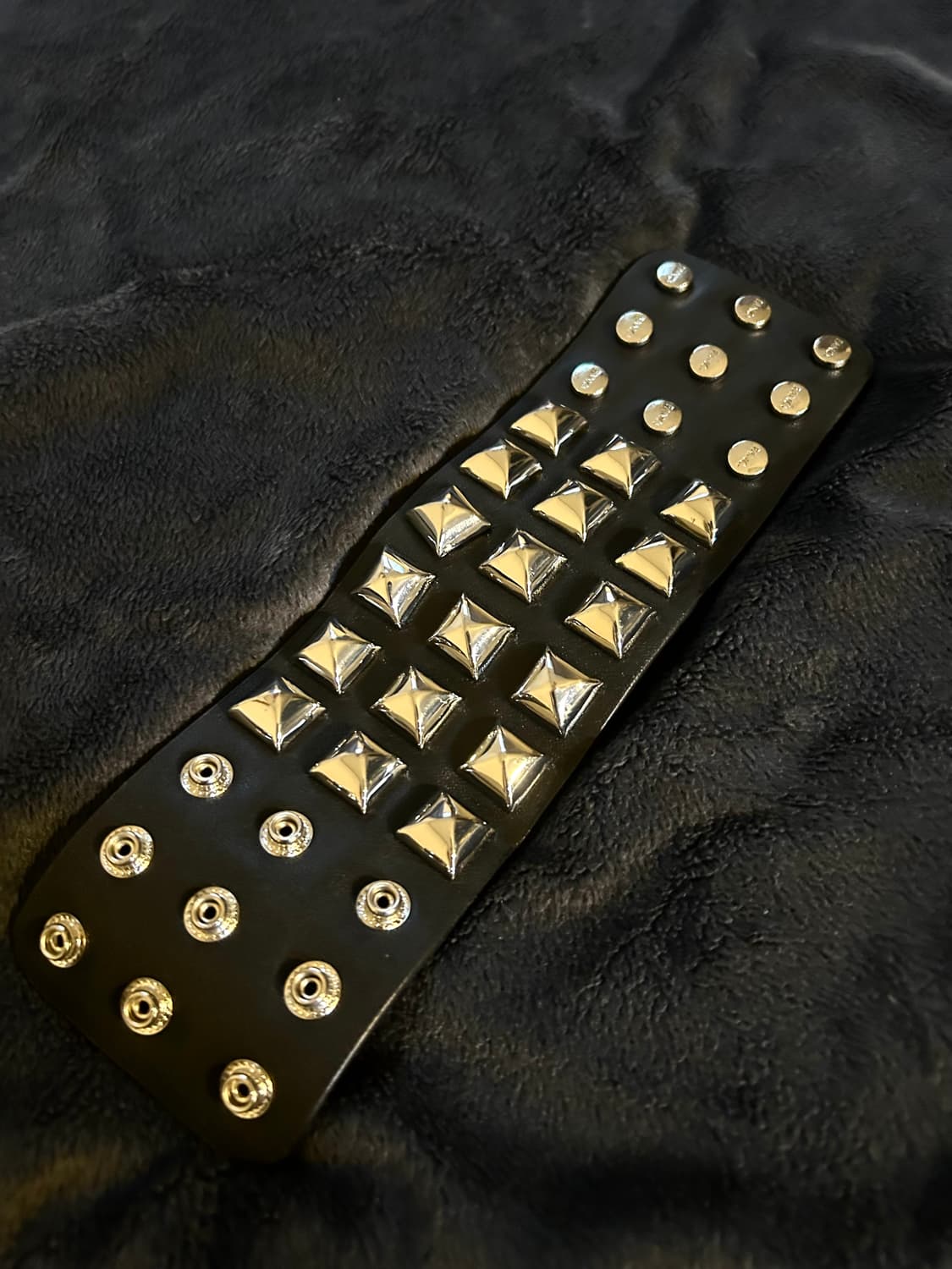 Fanci Club Sheep Skin Stud Bangle 상품이미지1