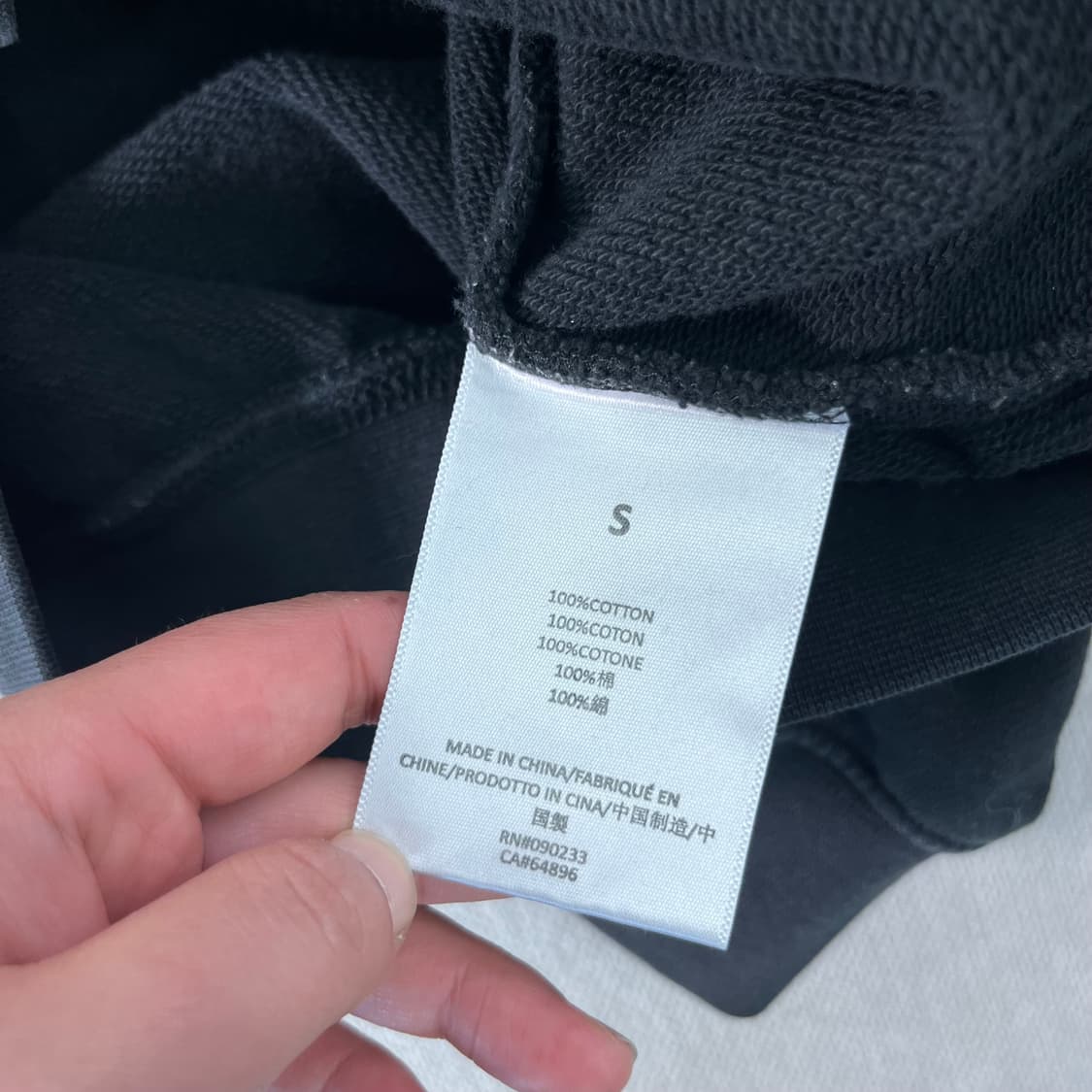 100 피오갓 에센셜 스몰로고 카라넥 맨투맨 상품이미지5