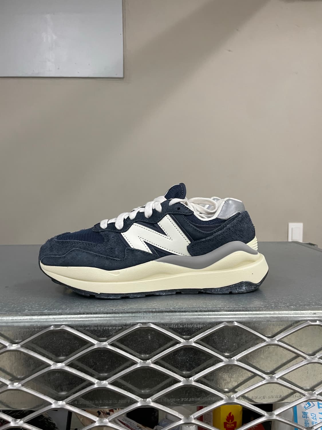 뉴발란스 5740 빈티지 럭스 이클립스 230 상품이미지1