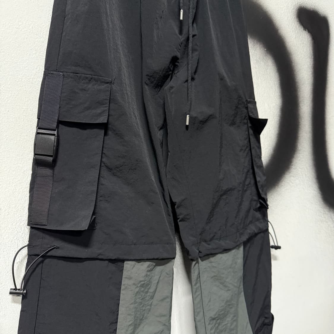 VTG 빈티지 나일론 스트링 , 스트랩 디테일 와이드 밴딩 카고 팬츠 상품이미지4