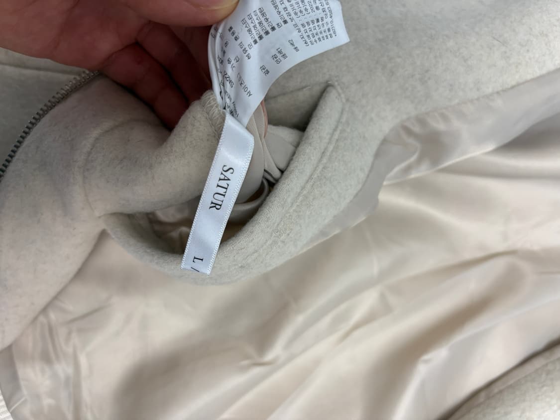 세터 아이보리 바시티 L 상품이미지2