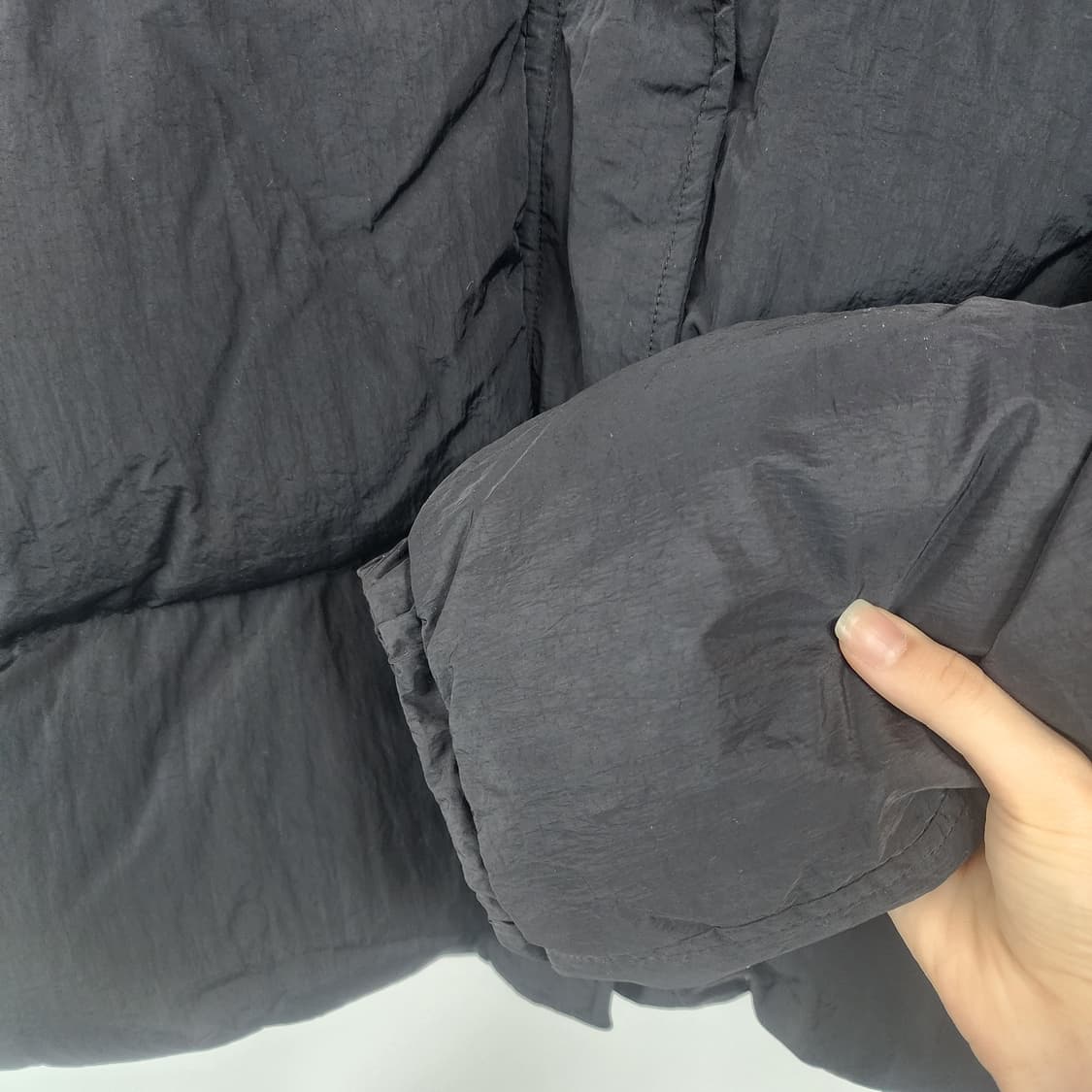 더아이잗 블랙 패딩 점퍼 상품이미지4