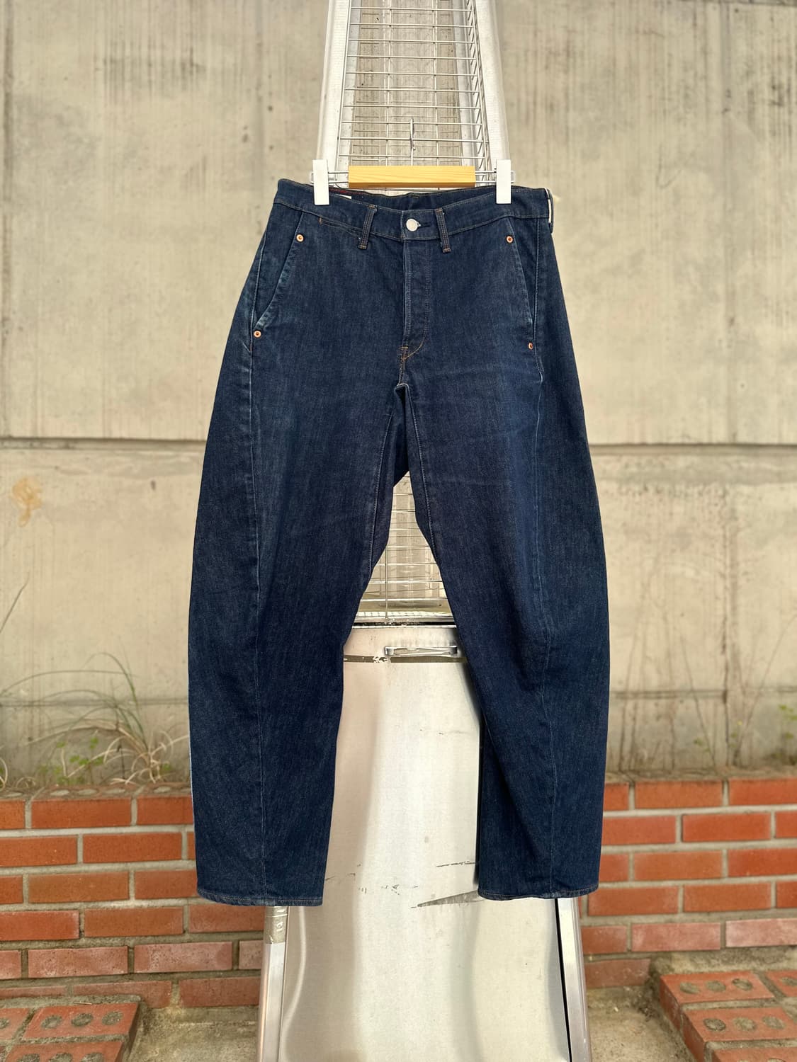 리바이스 엔지니어드 570 테이퍼드 진 상품이미지2