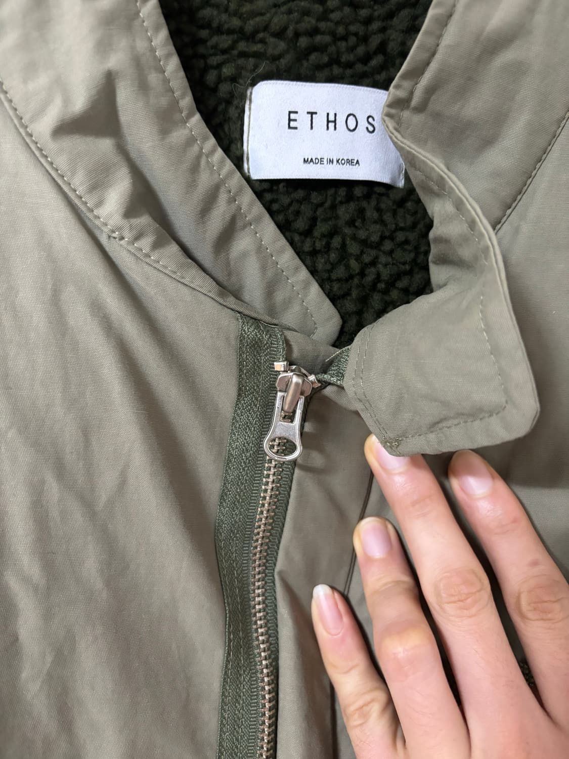 ETHOS 에토스 스탠드넥 카키색 점퍼 상품이미지3