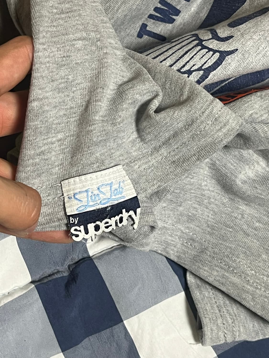 무신사 Superdry 남성 반팔티 그레이 M 상품이미지5