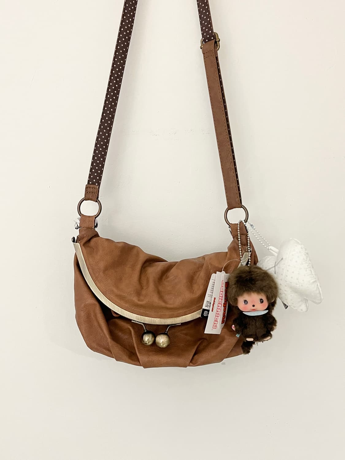 가마구치 가죽 크로스백 〰️ 상품이미지1