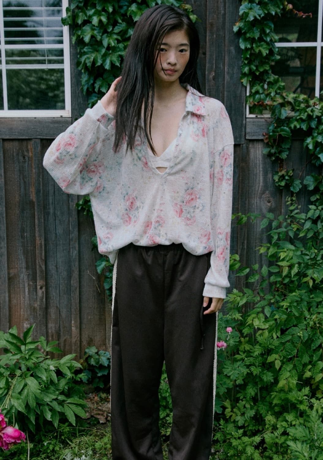 호쿠스포쿠스 플라워 헨리넥 루즈 티 아이보리 상품이미지5