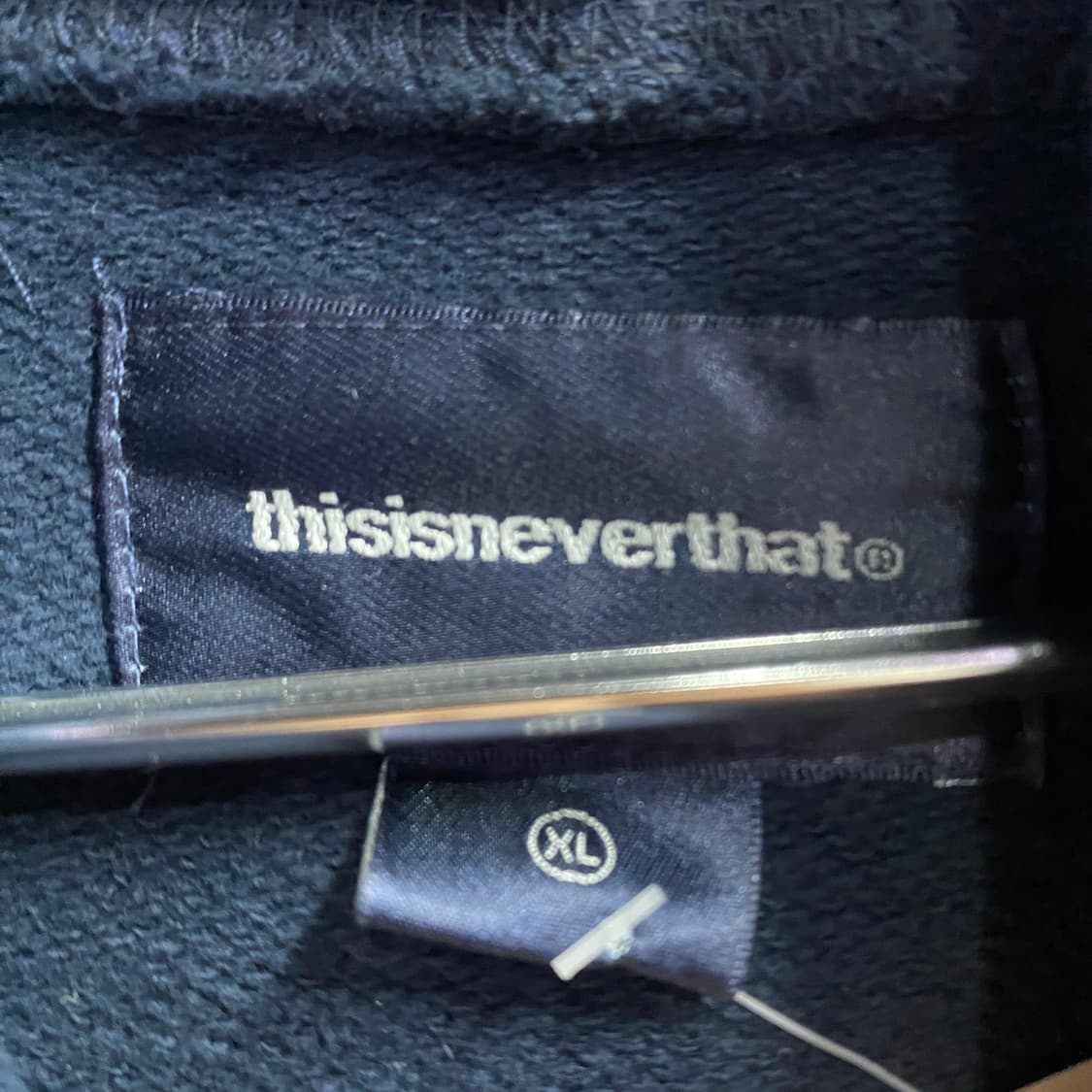 디스이즈네버댓 옐로우 빅로고 네이비 후드티 B3760  상품이미지4