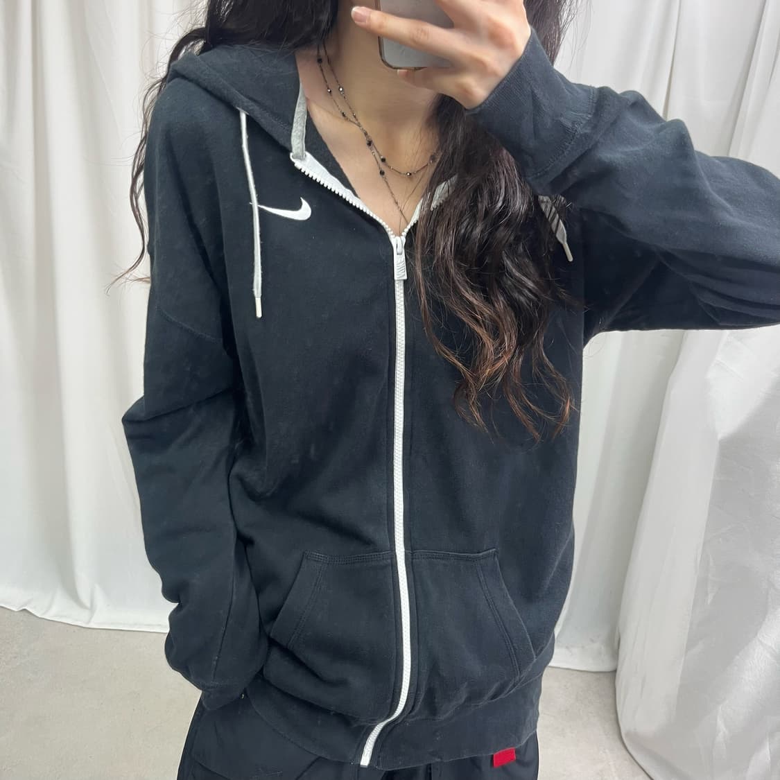 Nike black hood zip-up 상품이미지3