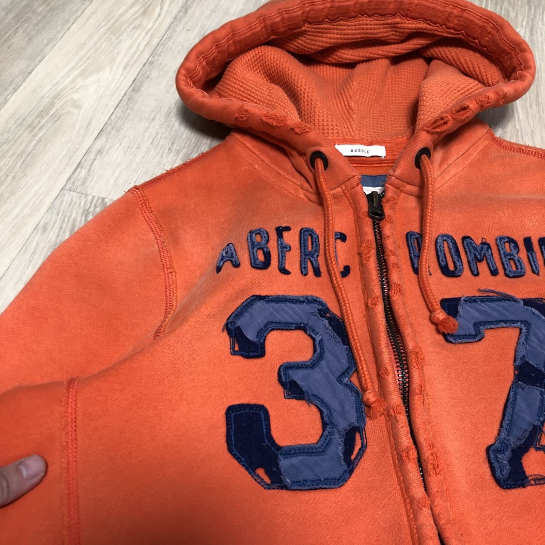(머슬핏 M) 아베크롬비 Abercrombie 워시드 오렌지 후드 집업 상품이미지3