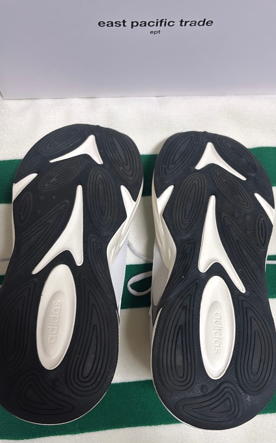 아디다스 오즈위브 러닝화 240mm 상품이미지5