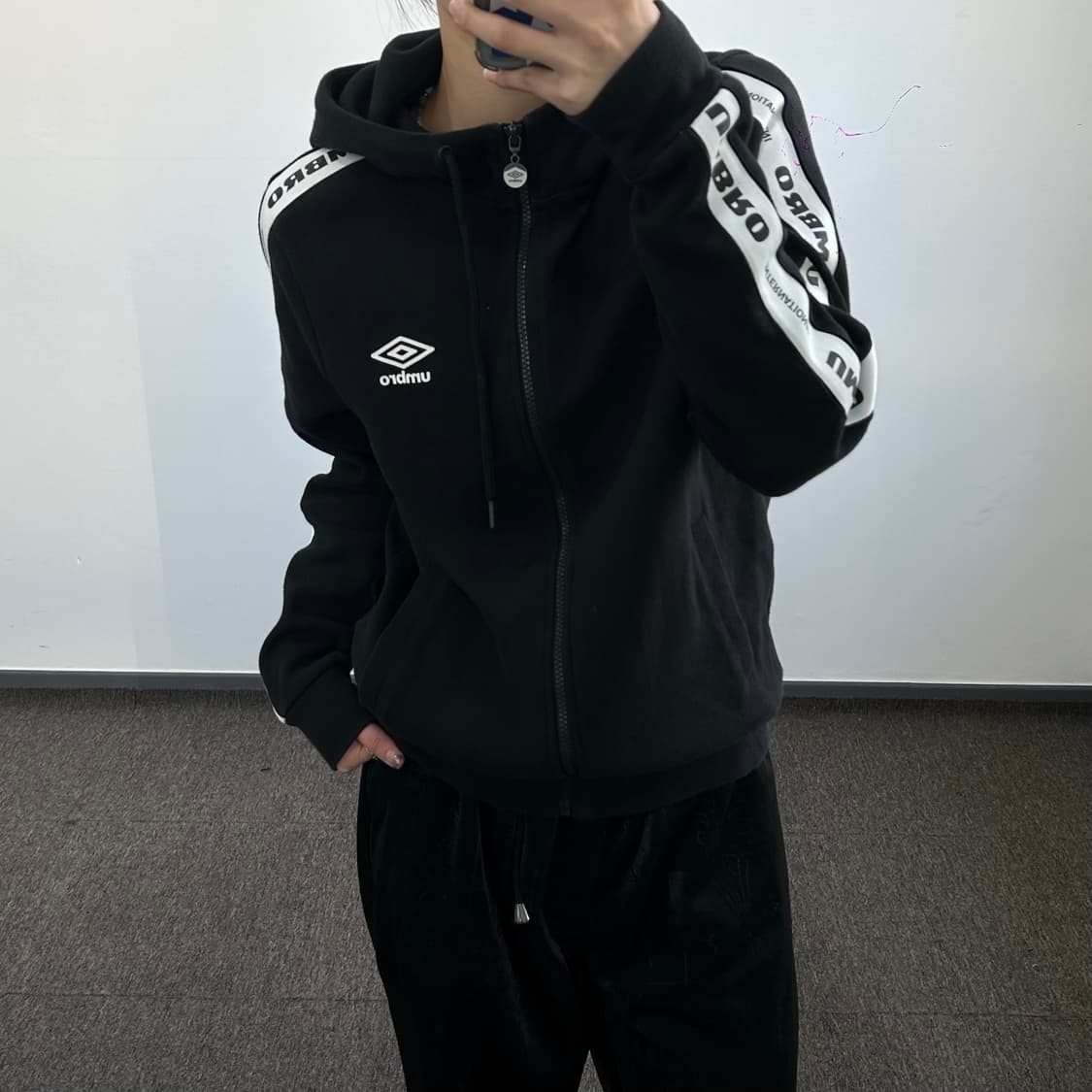 Umbro 엄브로 레터링 트랙 블랙 후드집업 상품이미지2