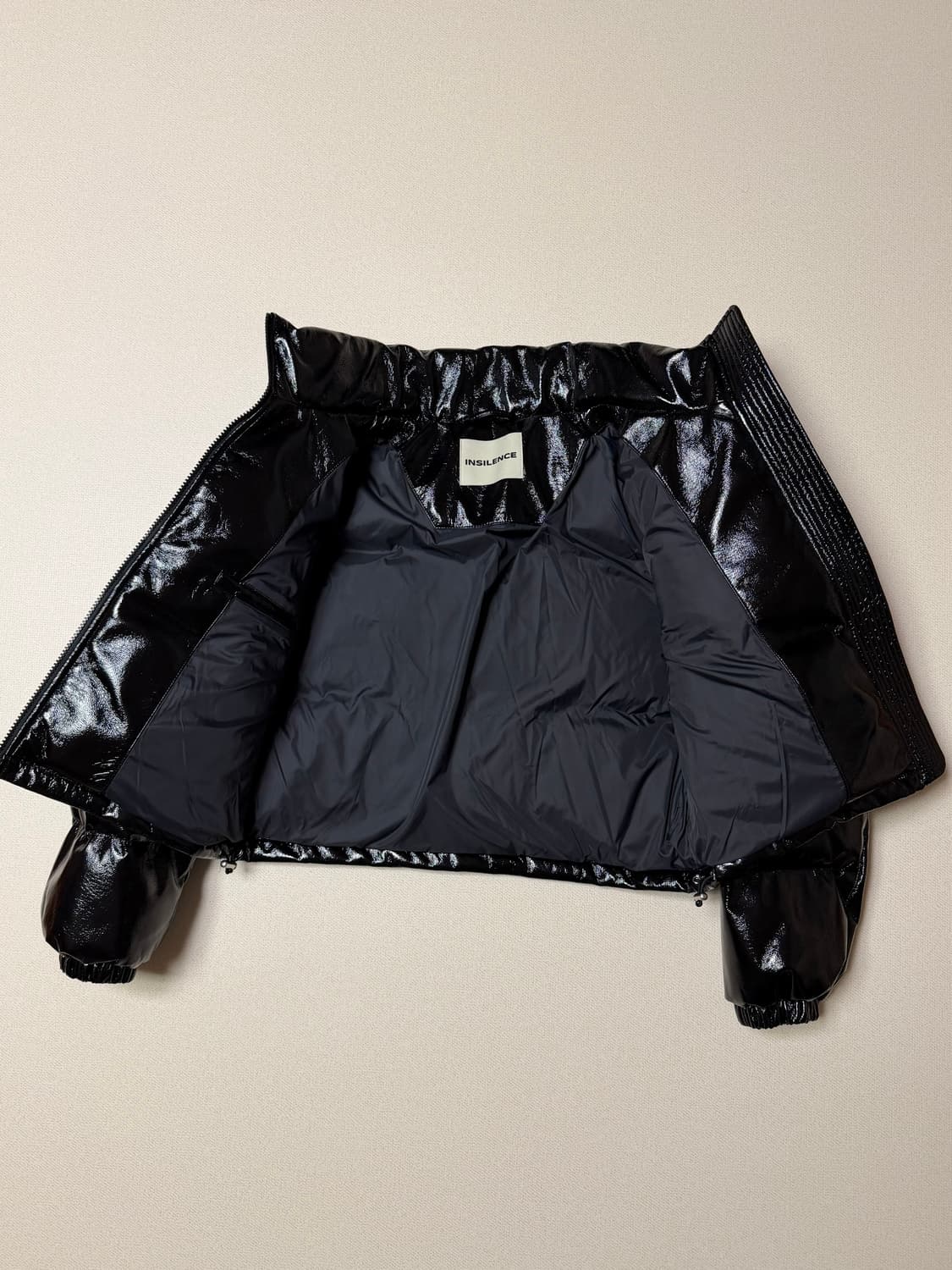인사일런스 유광 숏패딩 S 상품이미지2