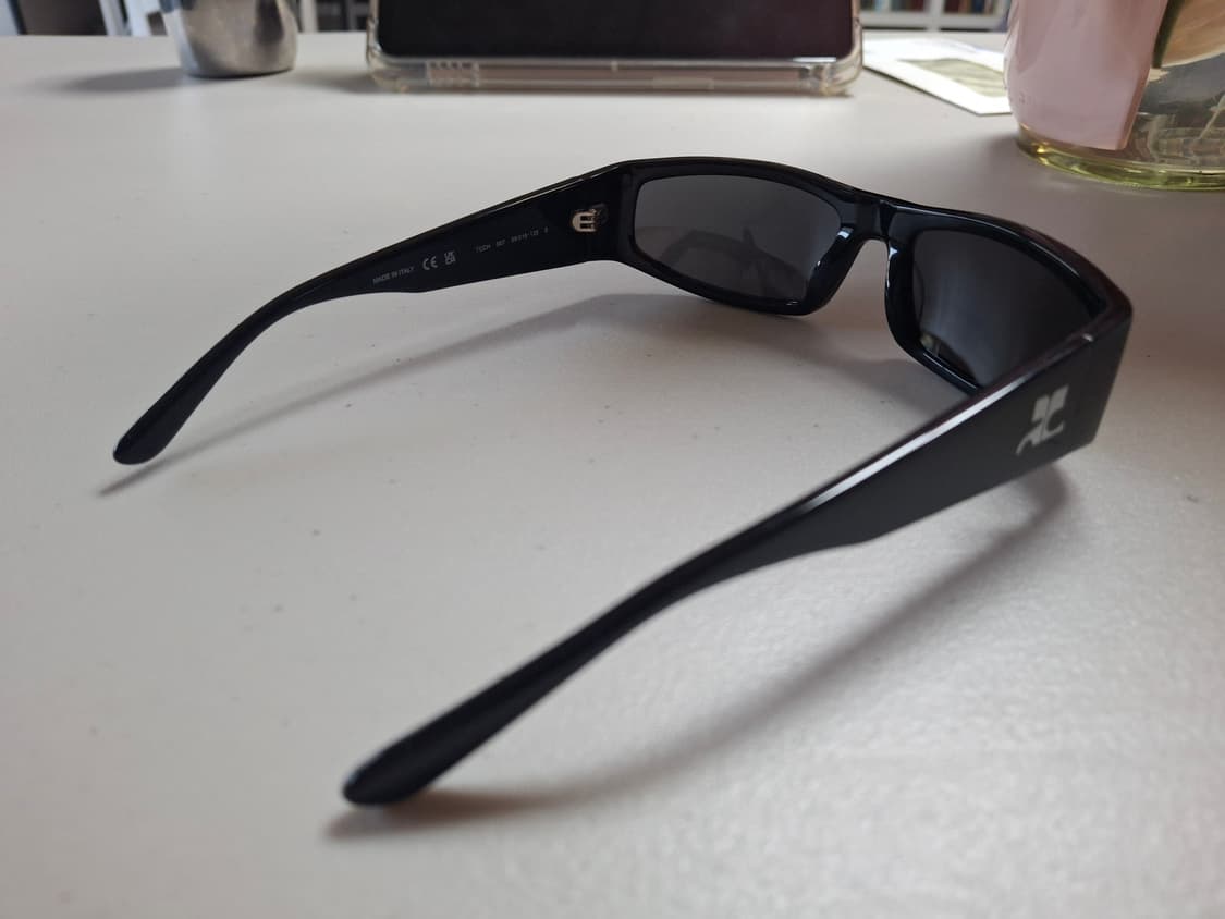 꾸레쥬 테크 선글라스 팝니다. 상품이미지5