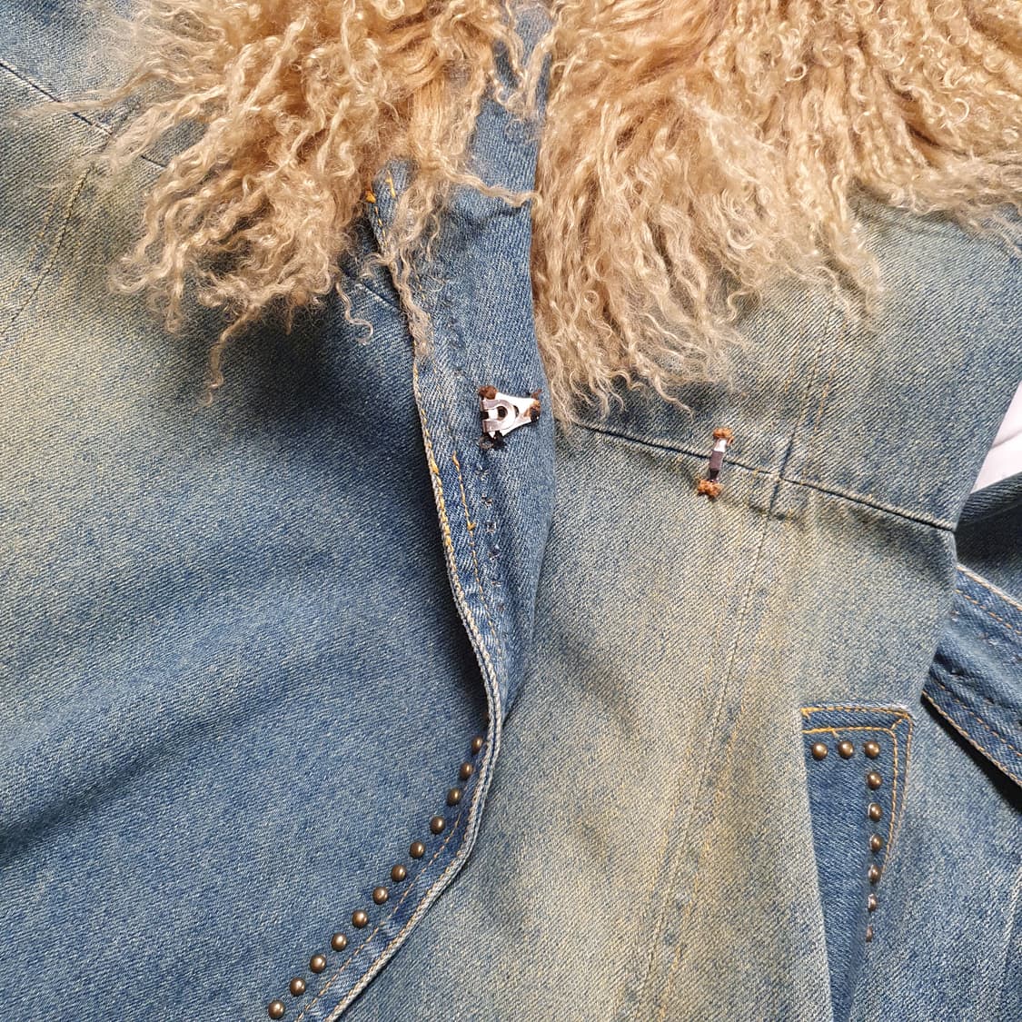 세실맥비 빈티지 리얼 티벳 램퍼 스터드데님 코트 오네갸루 라떼갸루 y2k 상품이미지7