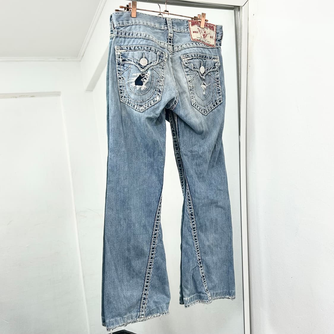 트루릴리전 데미지 부츠컷 데님 팬츠 상품이미지4