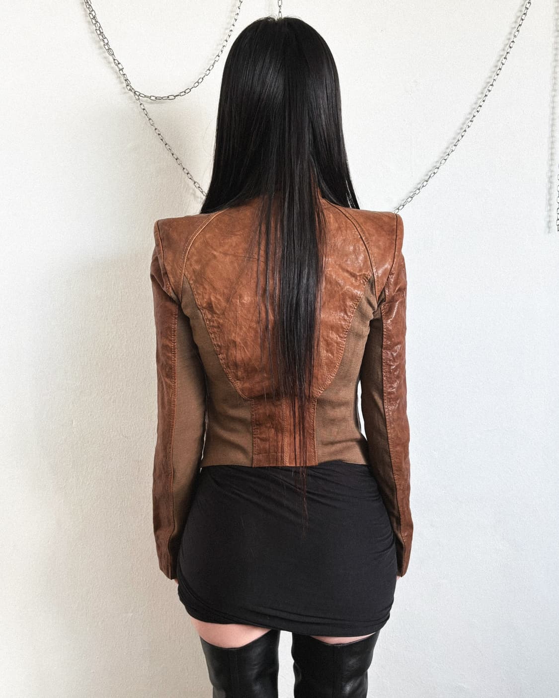 vov asymmetric 하이넥 드레이프 램스킨 라이더자켓 상품이미지4