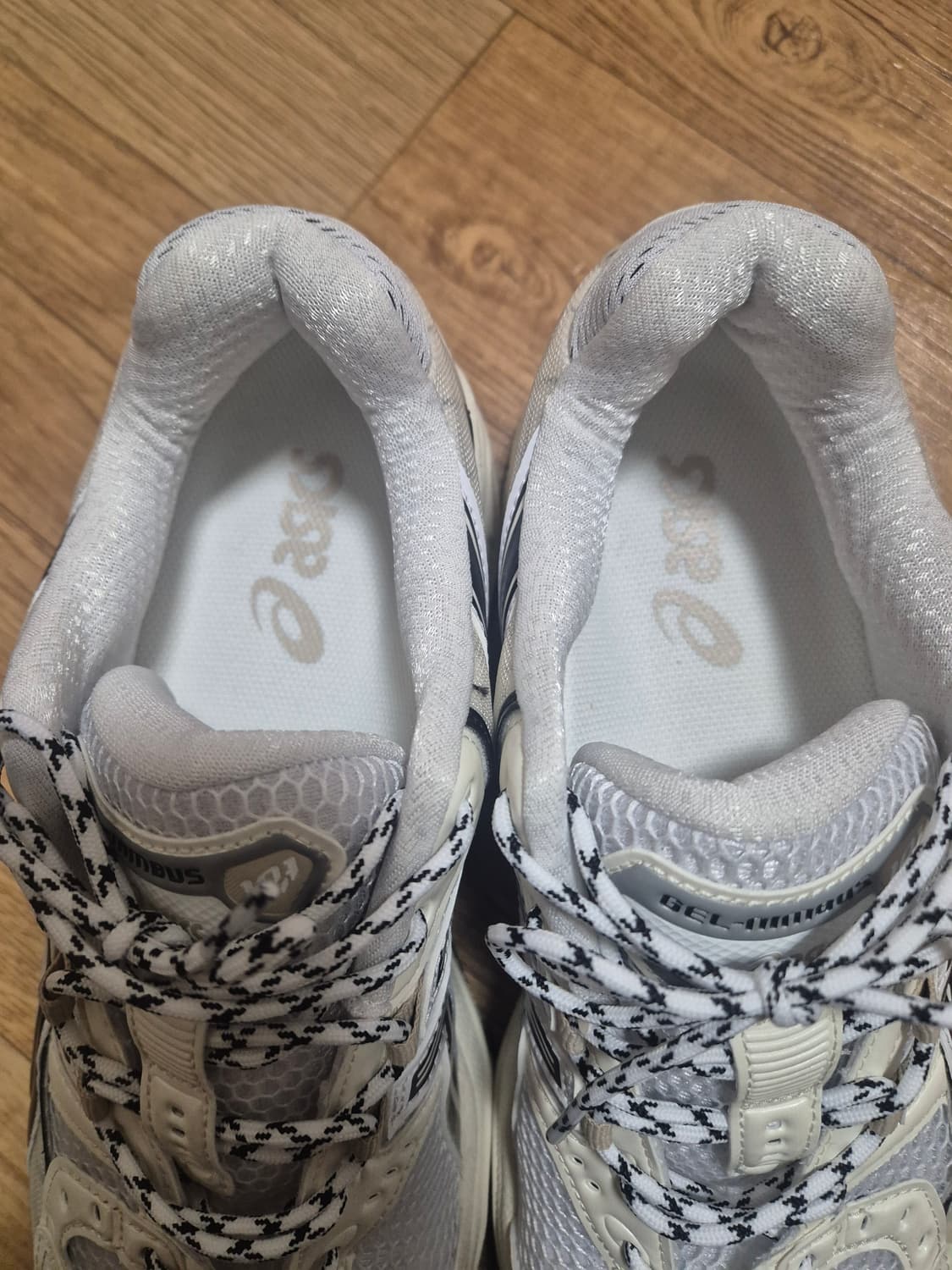 아식스 젤 님버스 10.1 화이트 아이보리 상품이미지3