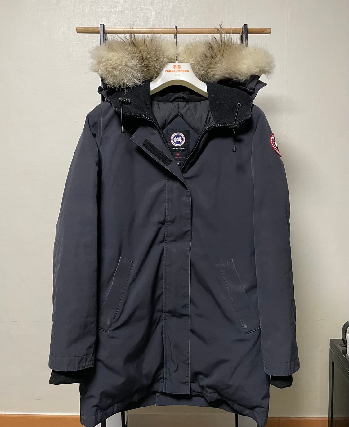 정품 M) 캐나다구스 빅토리아 네이비 롱 패딩 상품이미지1