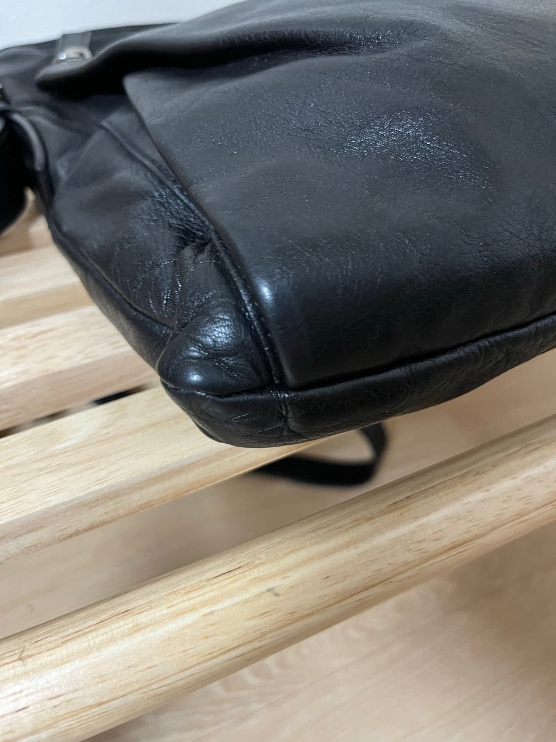 프라다 블랙 송아지 가죽 크로스백 정품 상품이미지6