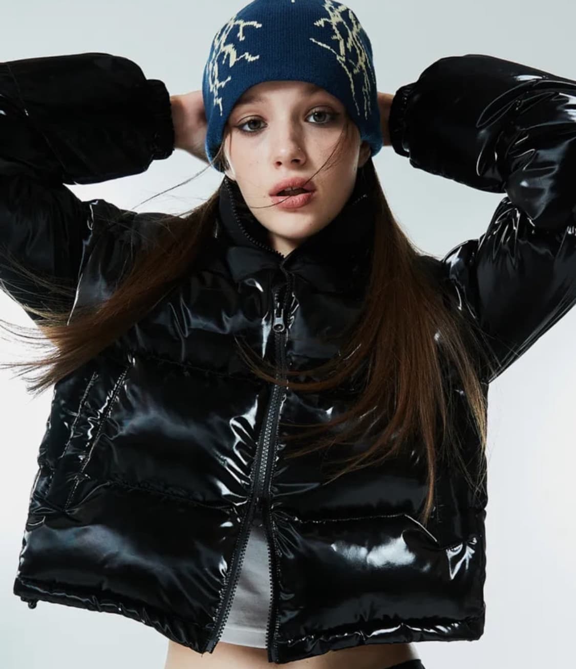 러브이즈트루 글로시 숏패딩 블랙 상품이미지2