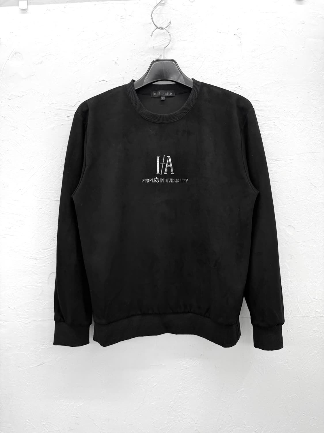 in the attic 큐빅 스웻셔츠 상품이미지1