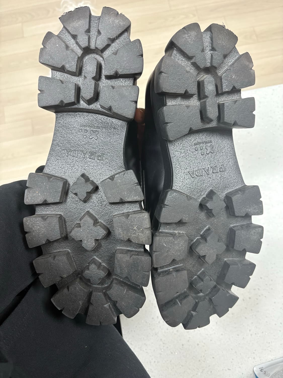 프라다 로퍼 9.5 상품이미지3