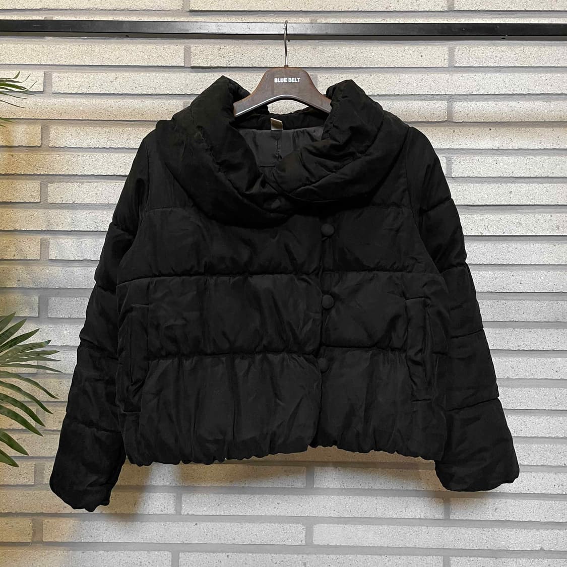 JPN VINTAGE 숏패딩 볼륨카라 셔링 쓰리버튼 디테일 블랙 상품이미지2