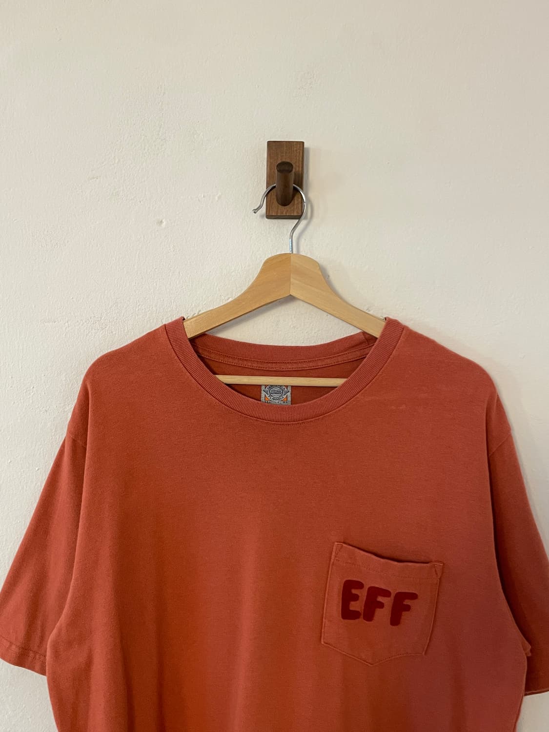 이벳필드 자수 포켓 티셔츠  상품이미지2