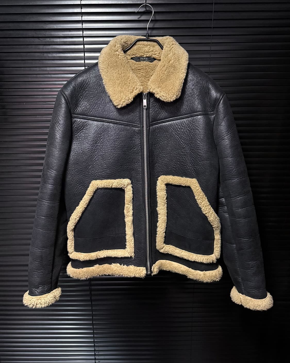 자라 무스탕 자켓 양털 레더 가죽 L 100 블랙 베이지 아이보리 바이커 상품이미지3